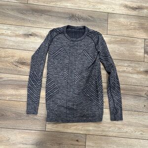 Lululemon Rest Less Pullover Heathered Cadet Blue Long Sleeve Thumbhole Top